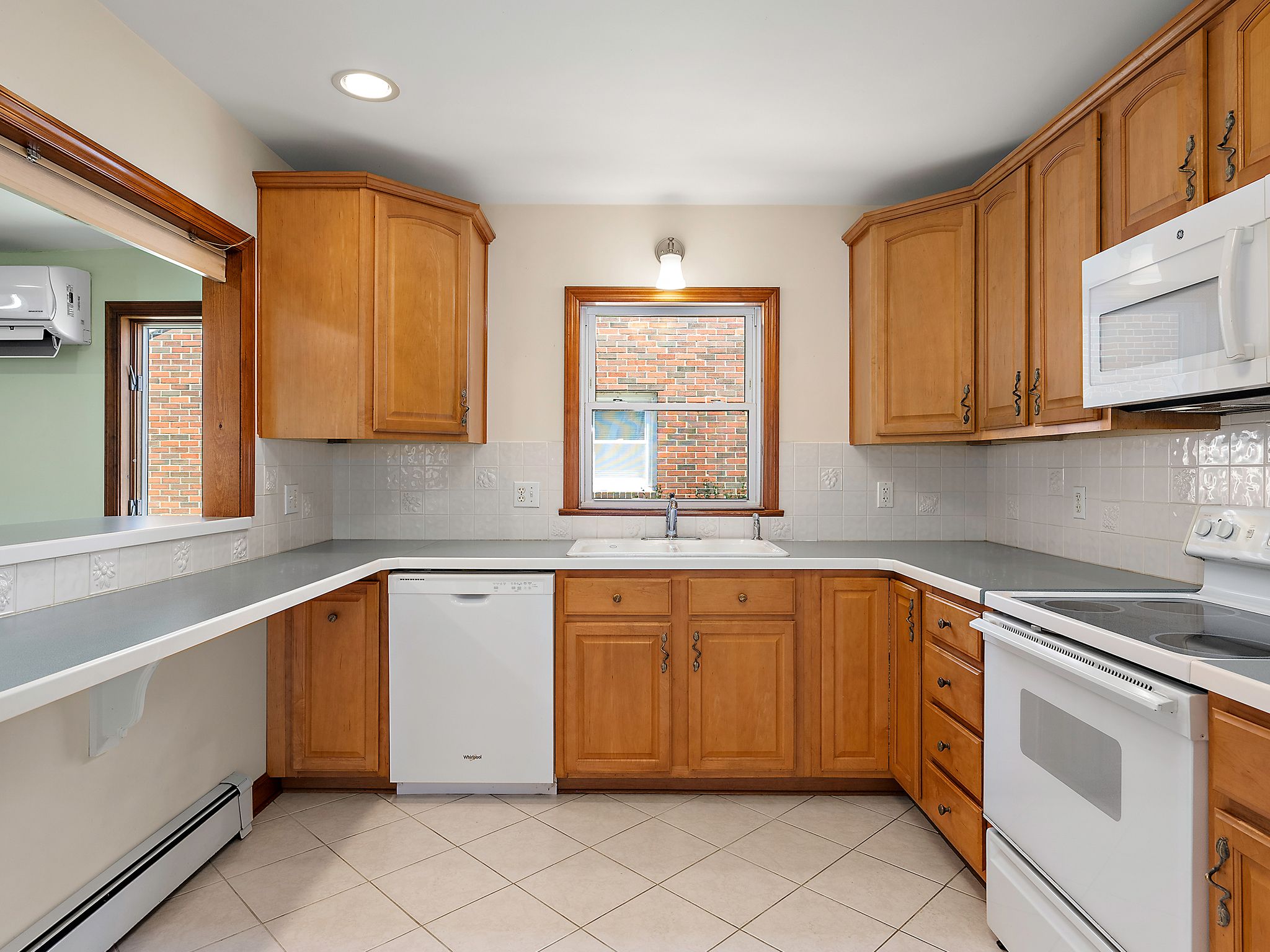 Gallery image slideShow11