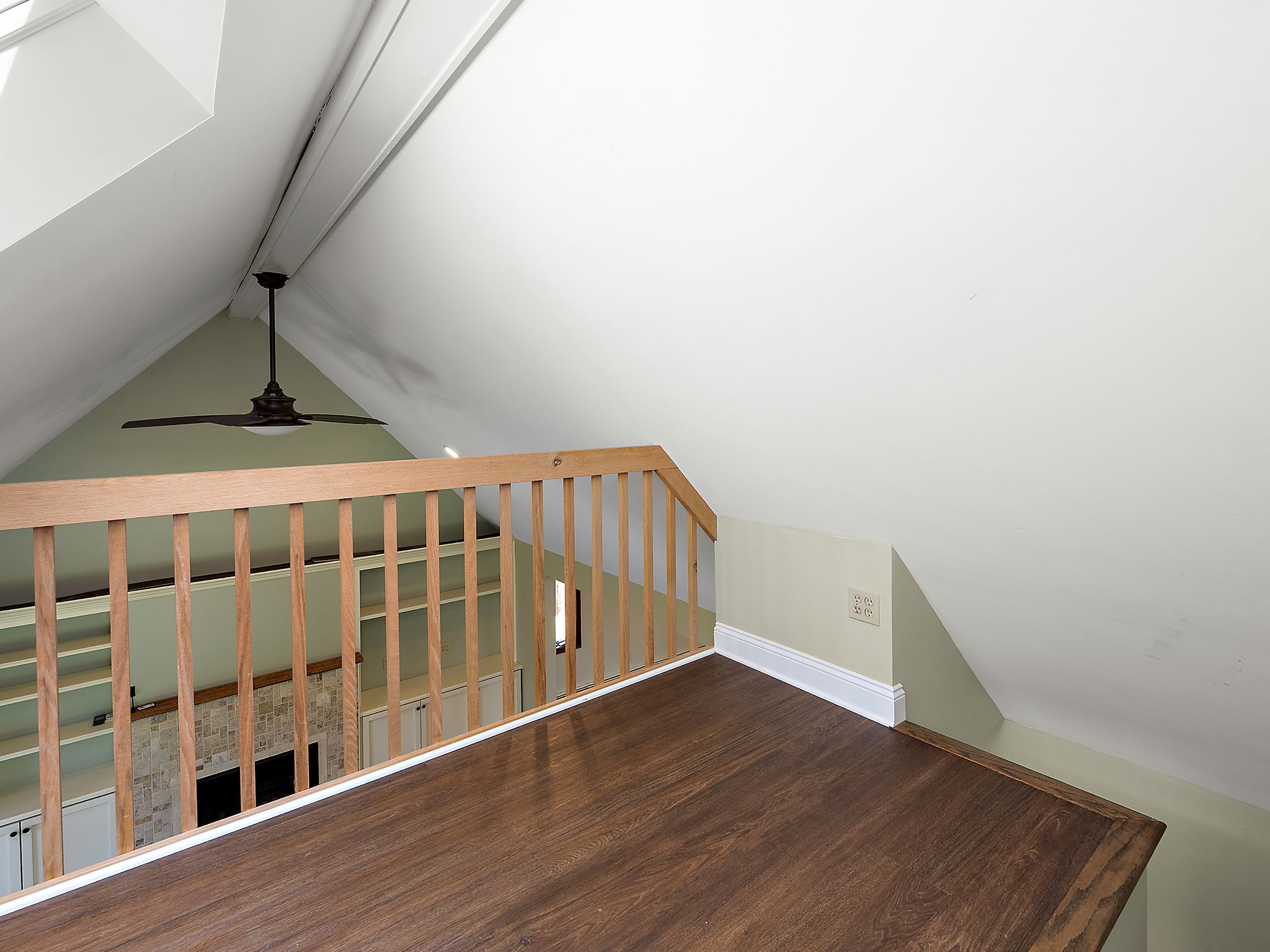 Gallery image slideShow13