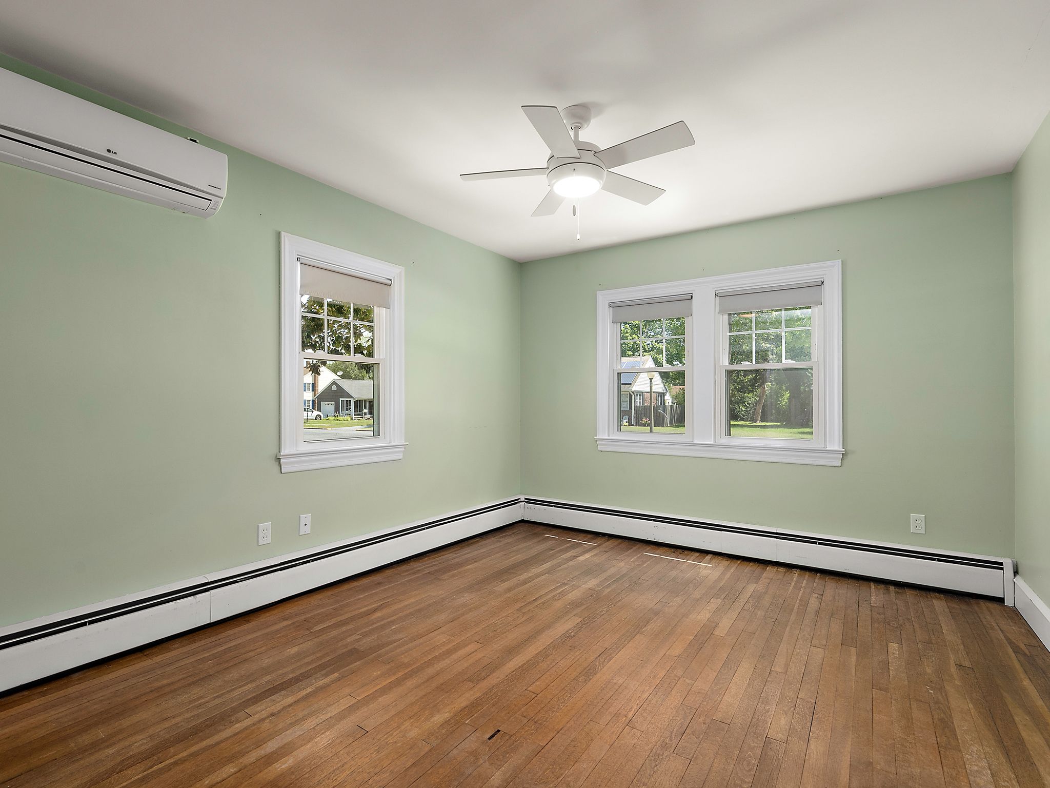 Gallery image slideShow14