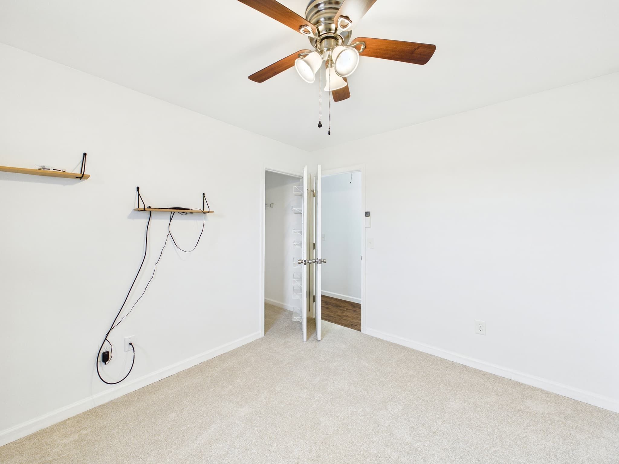 Gallery image slideShow14