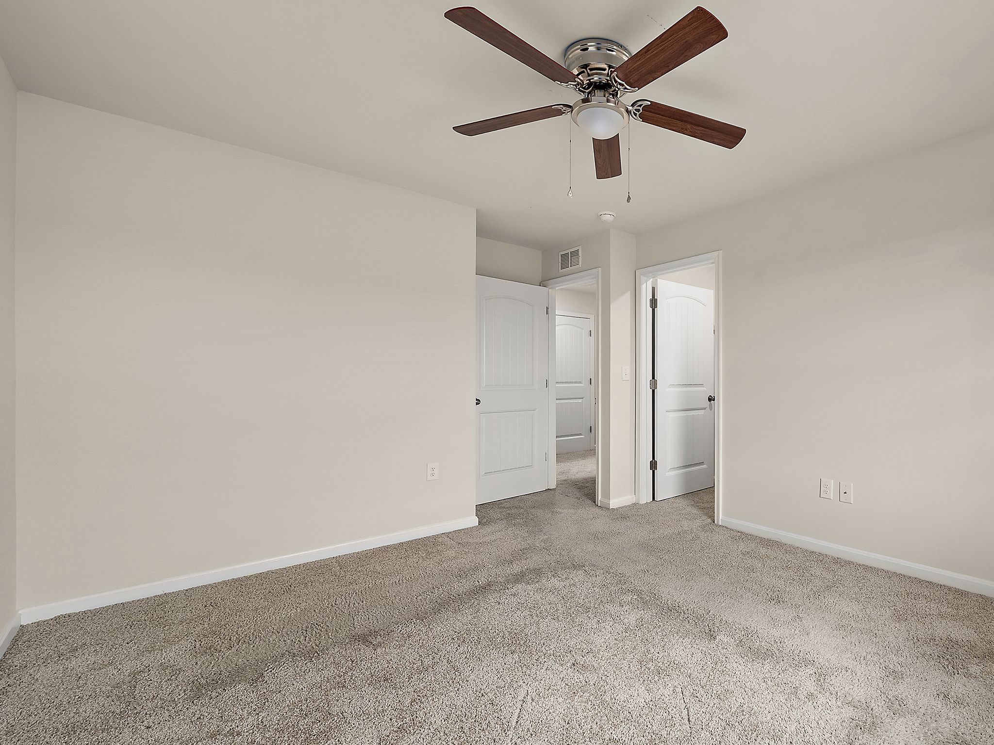 Gallery image slideShow15