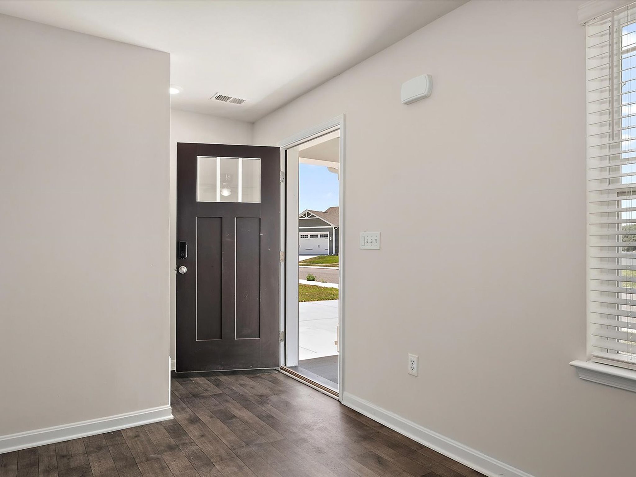 Gallery image slideShow2