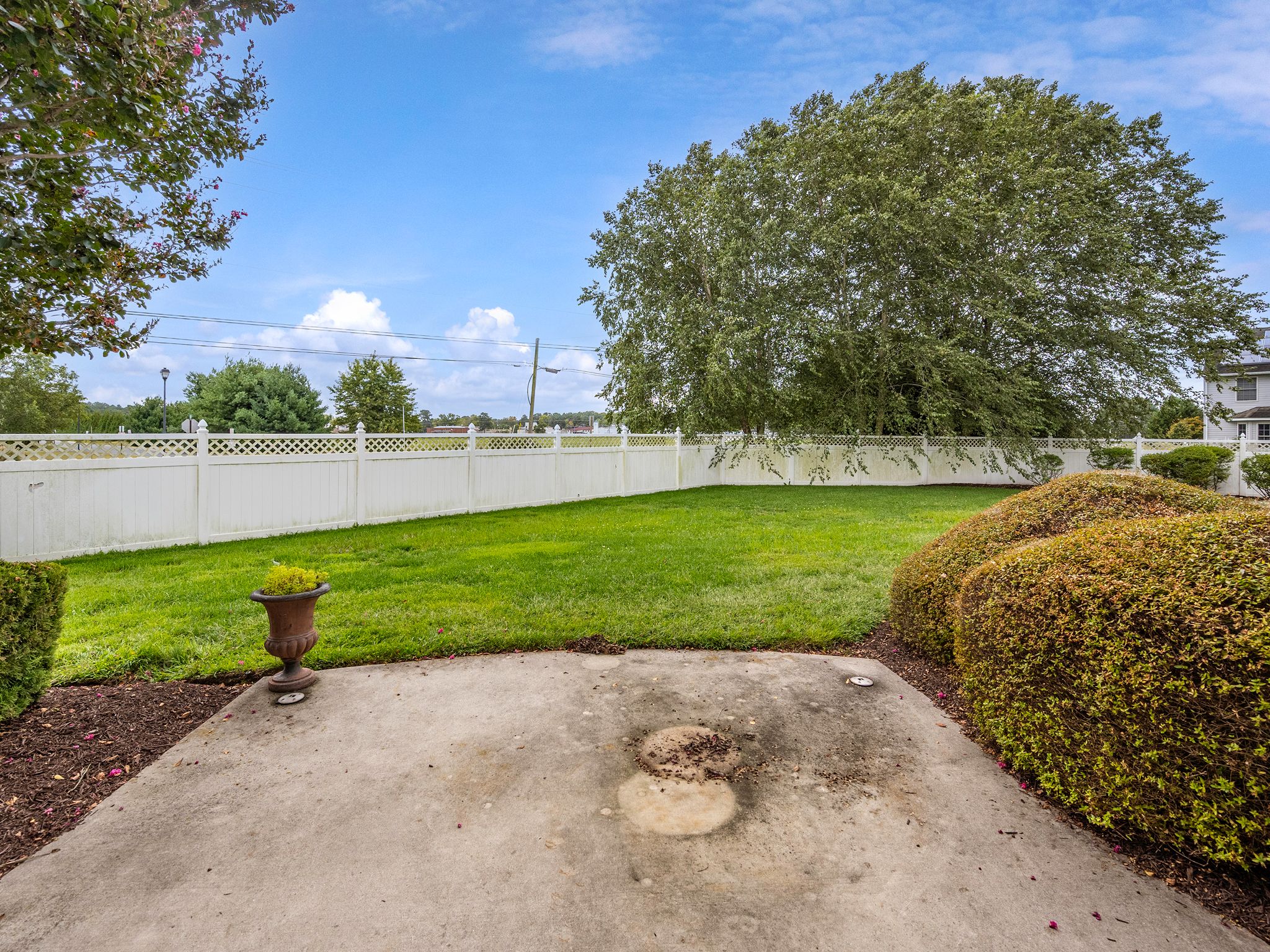 Gallery image slideShow22