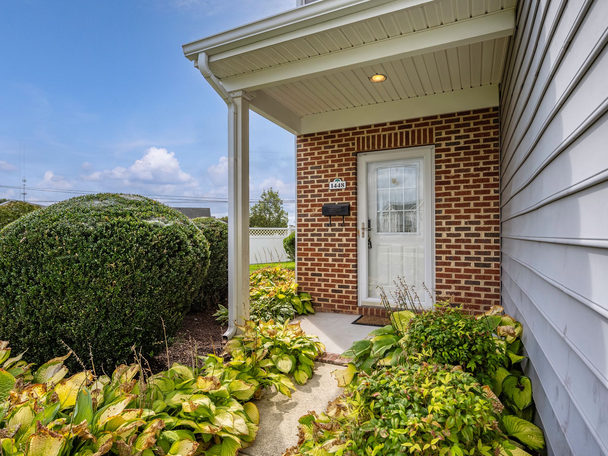 Gallery image slideShow24