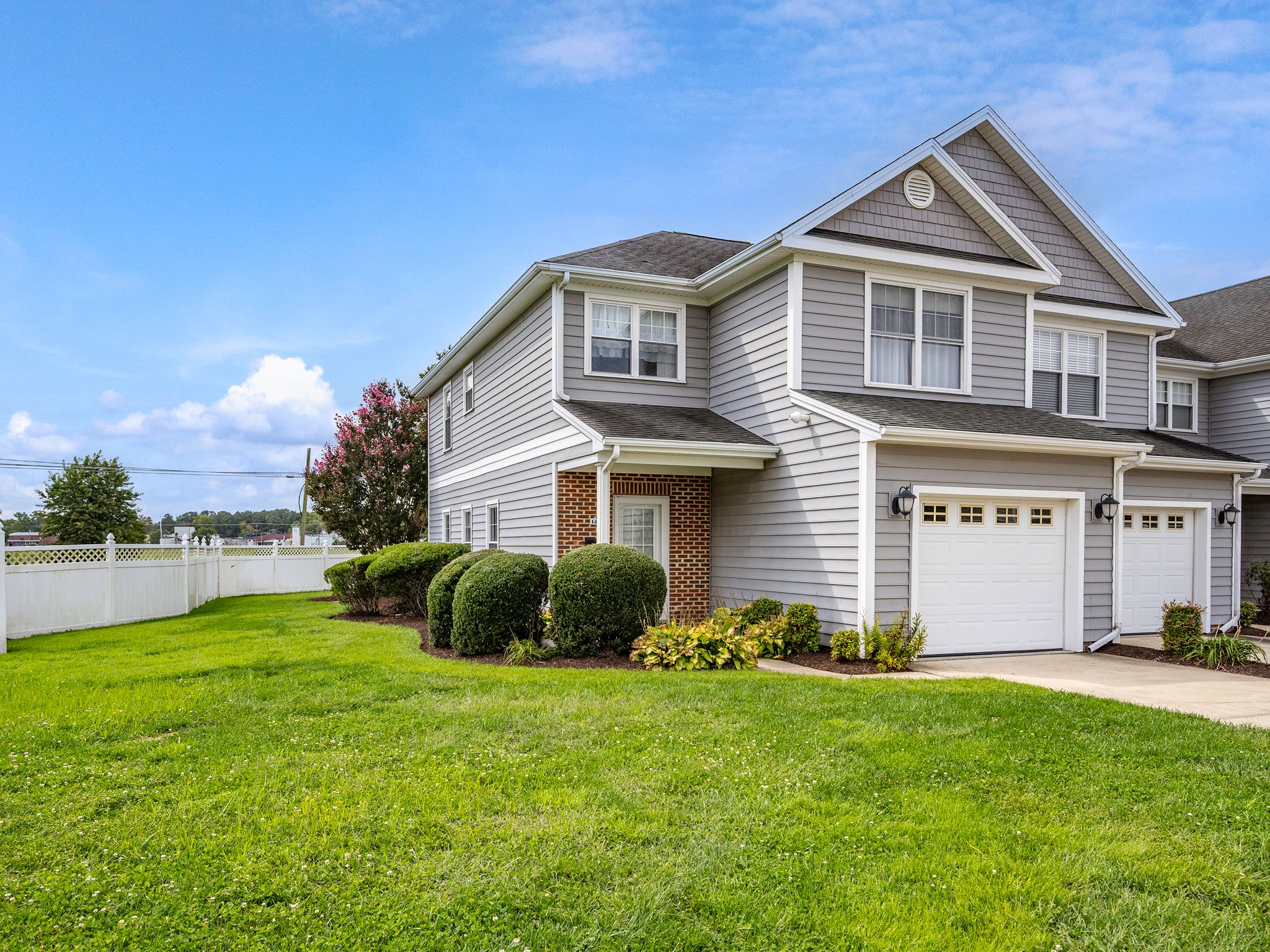 Gallery image slideShow3