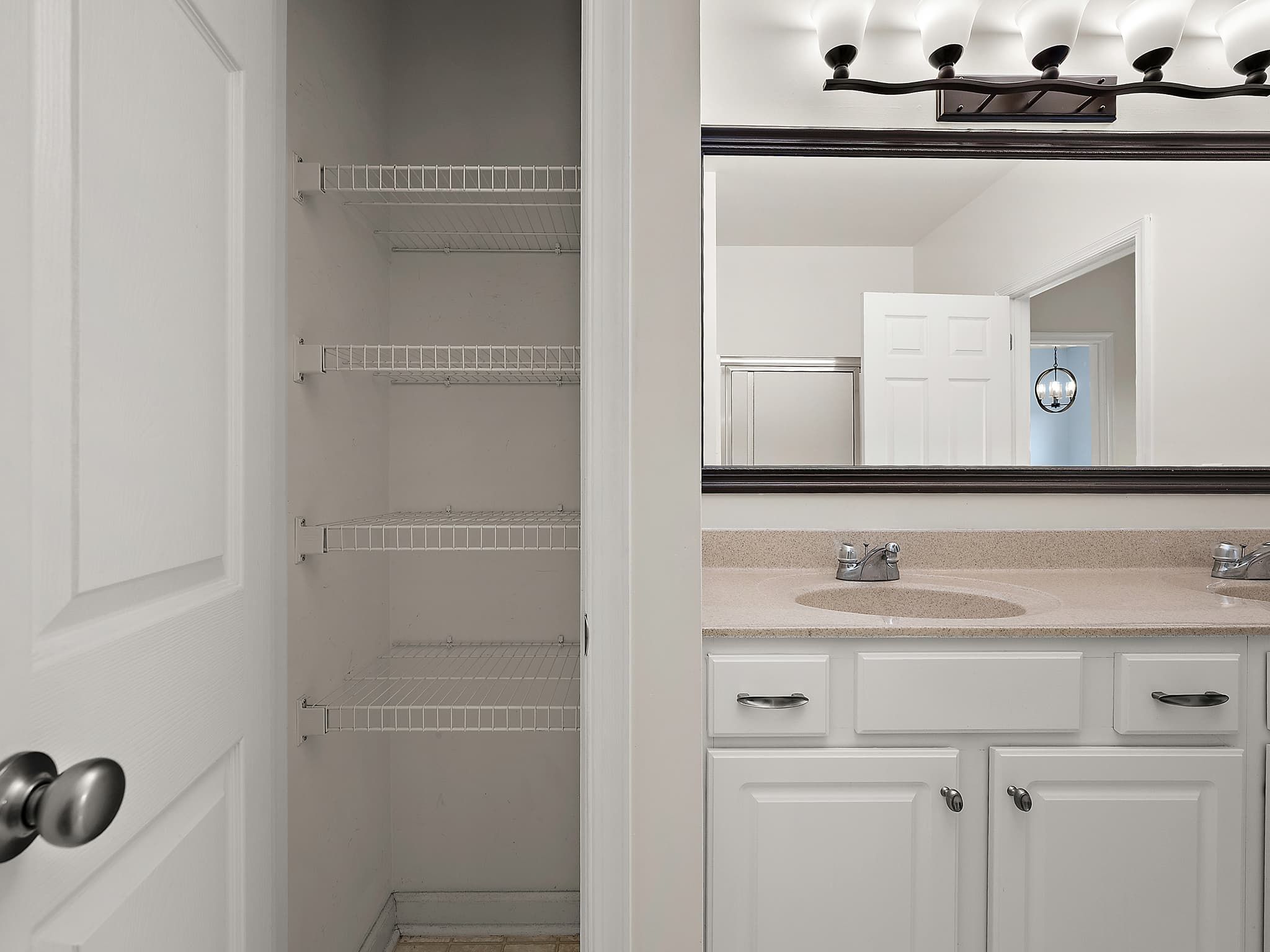 Gallery image slideShow8