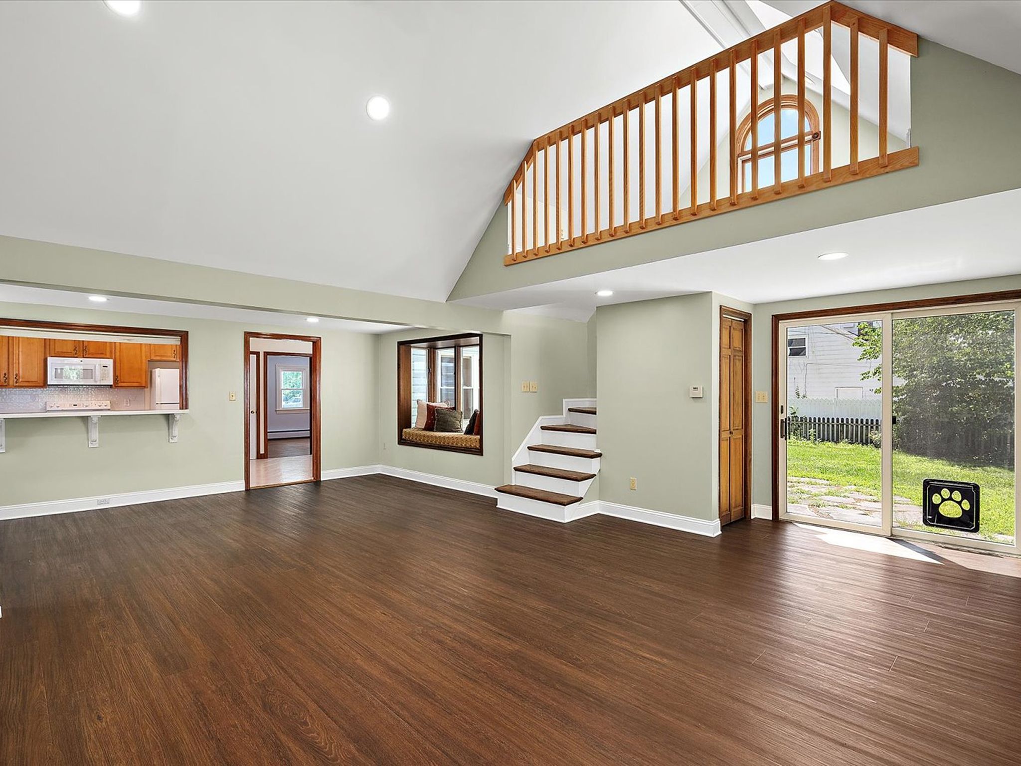 Gallery image slideShow9